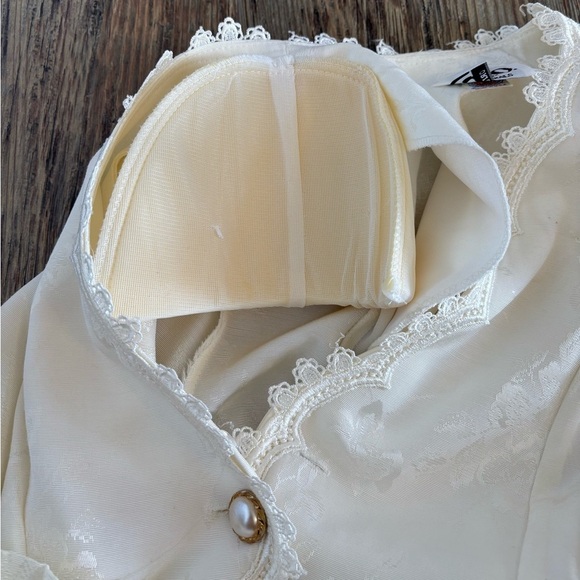 Vtg REO Originals Victorian Blouse Sz 8 Ivory Floral Brocade Pearl Buttons Lace - Picture 13 of 13